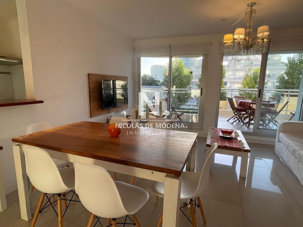 Apartamento de 2 dormitorios en venta en Aidy Grill, Punta