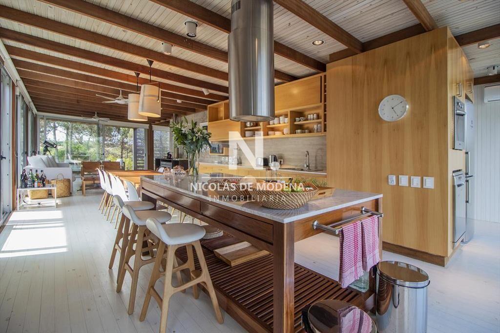 Casa en venta de 4 dormitorios en Laguna