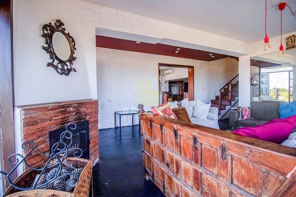 Venta de casa de 4 dormitorios mas dependencia en