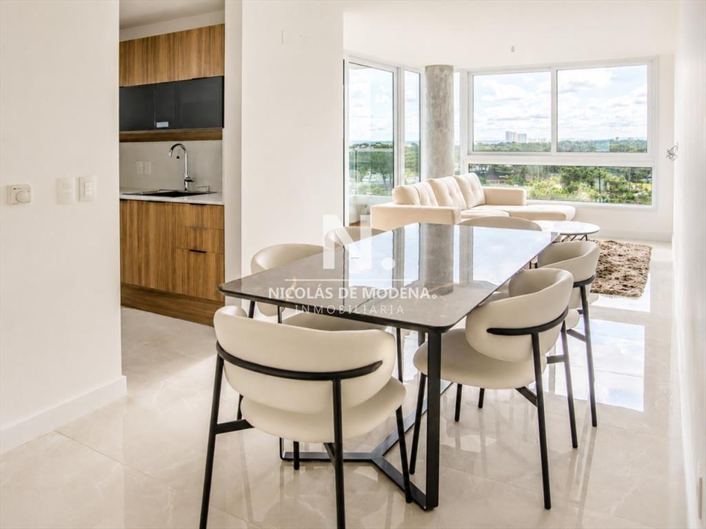 Vende apartamento de 3 dormitorios en Punta del