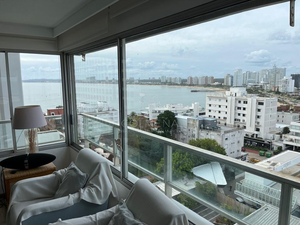Departamento con vista al mar en Península, Punta del Este