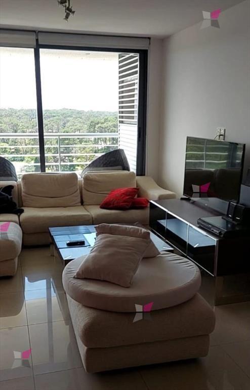 Se vende espectacular departamento, de 2 Balcon