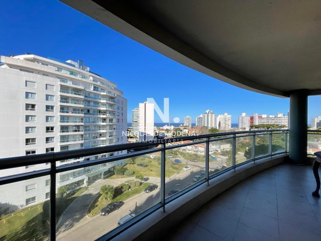Apartamento de 3 dormitorios en Punta del Este