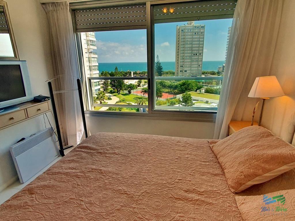 Vendo apartamento de 2 dormitorios, 2 baños y