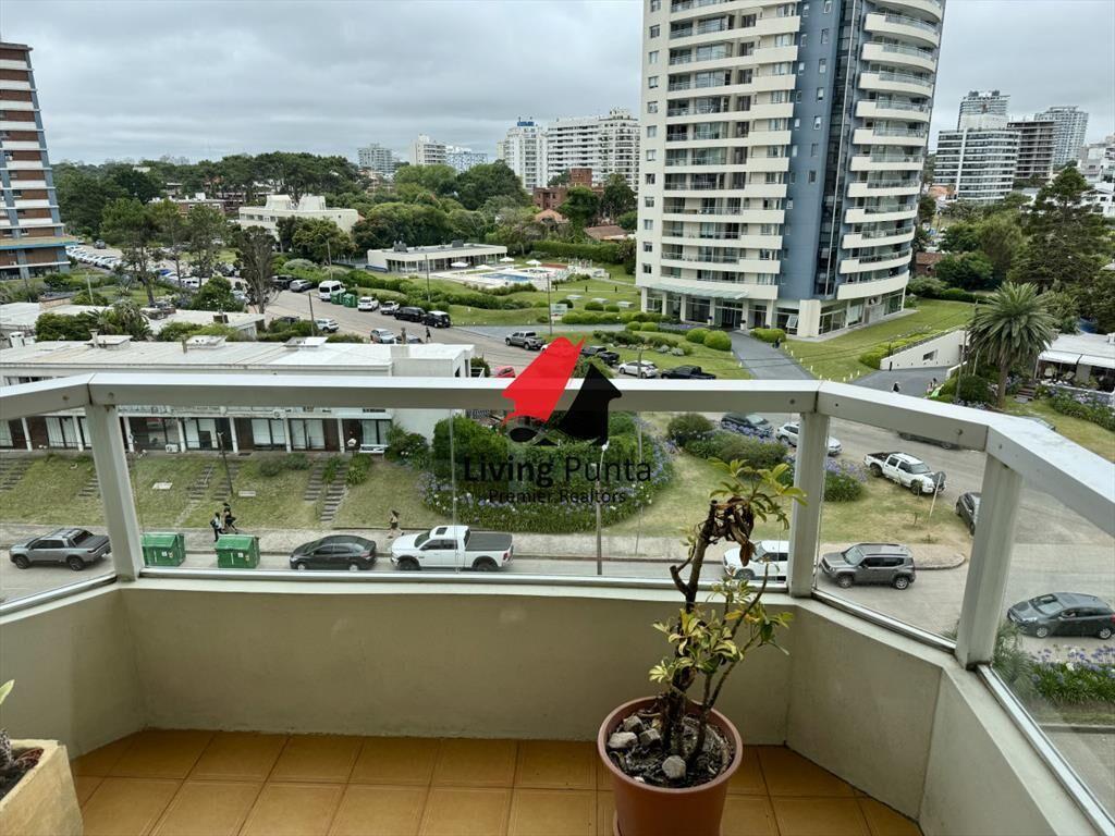 Apartamento a pasos del mar y servicios
