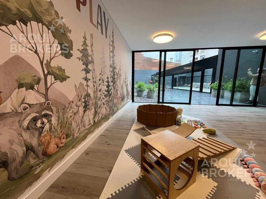 Venta de apartamento con renta de tres dormitorios en Punta