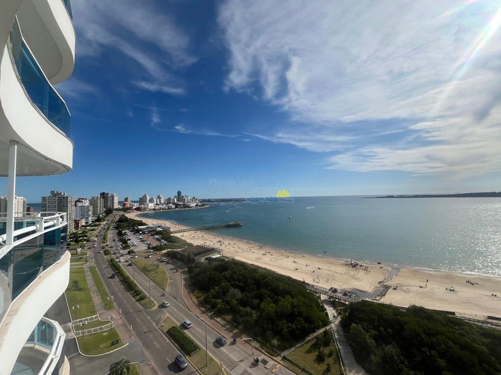 Apartamento de 3 dormitorios en Torre Millenium ,