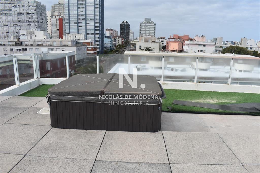 Vende apartamento en Peninsula, Punta del Este de