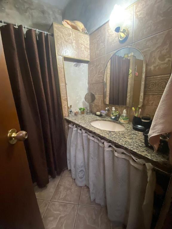 Casa en ph a la venta en La Blanqueada con tres dormitorios