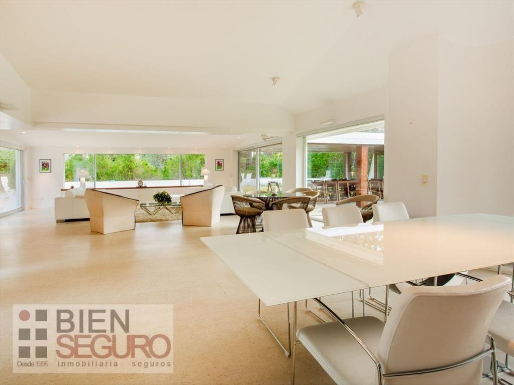 Excelente residencia en Lugano. Más de 1600 m2. Punta del