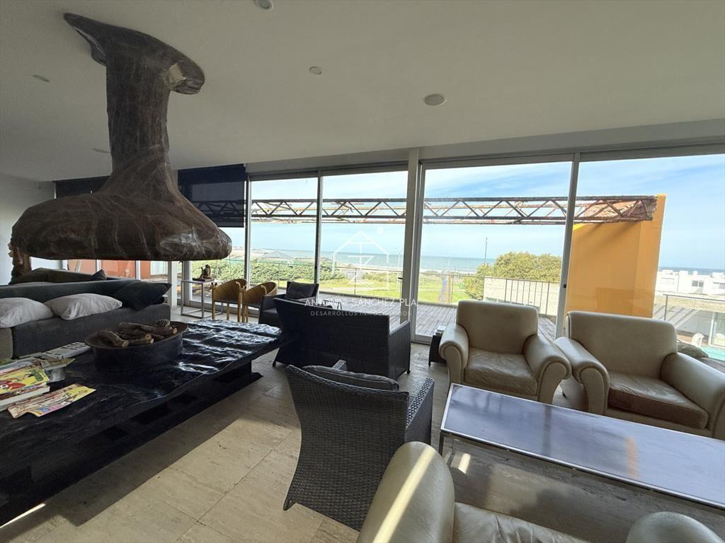 Venta importante casa en la barra