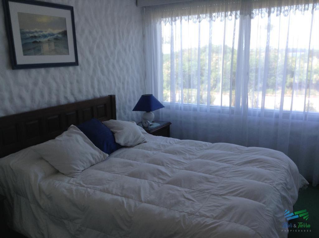 Alquilo apartamento 3 dormitorios en Playa Mansa,