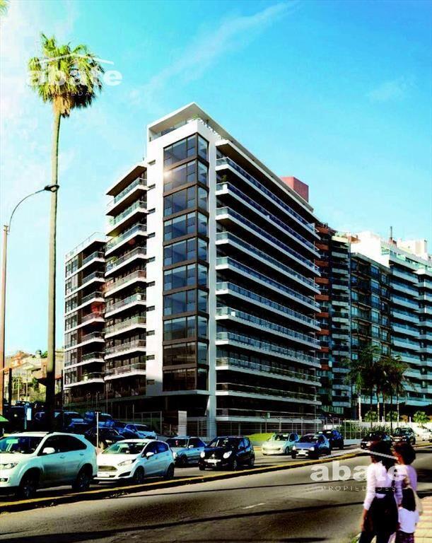 Venta apartamento en Malvín sobre la Rambla, vista al Mar c