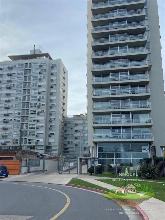 Vendo Hermoso y Moderno Apartamento en Complejo Cerrado en