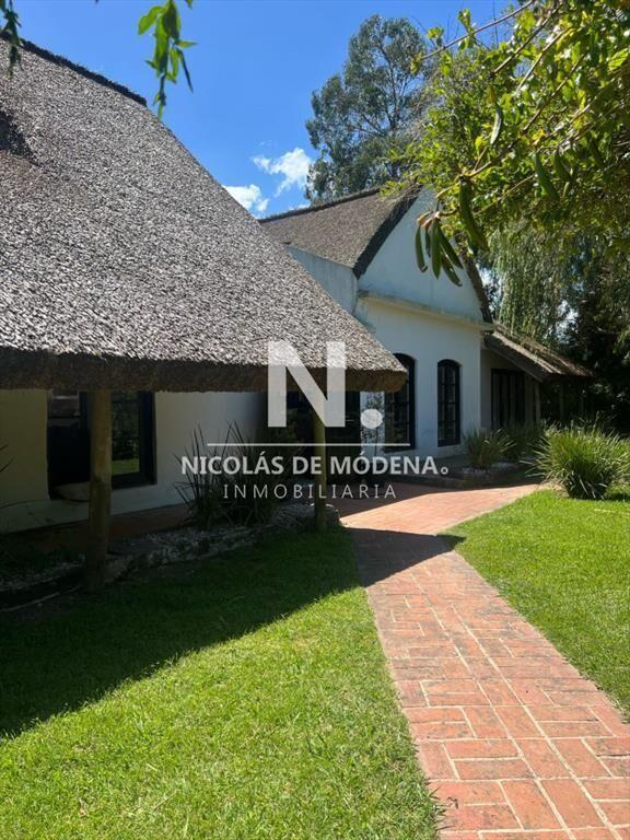 Amplia casa a la venta en Punta del Este de 6 en