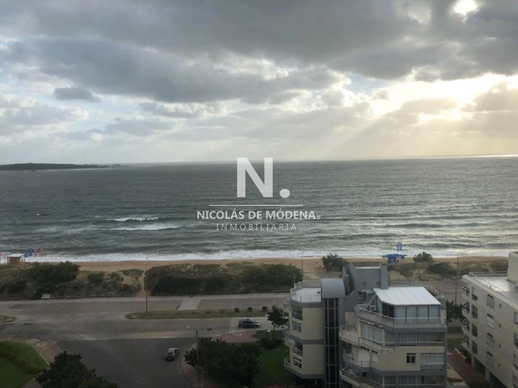 Departamento de 3 dormitorios en venta.