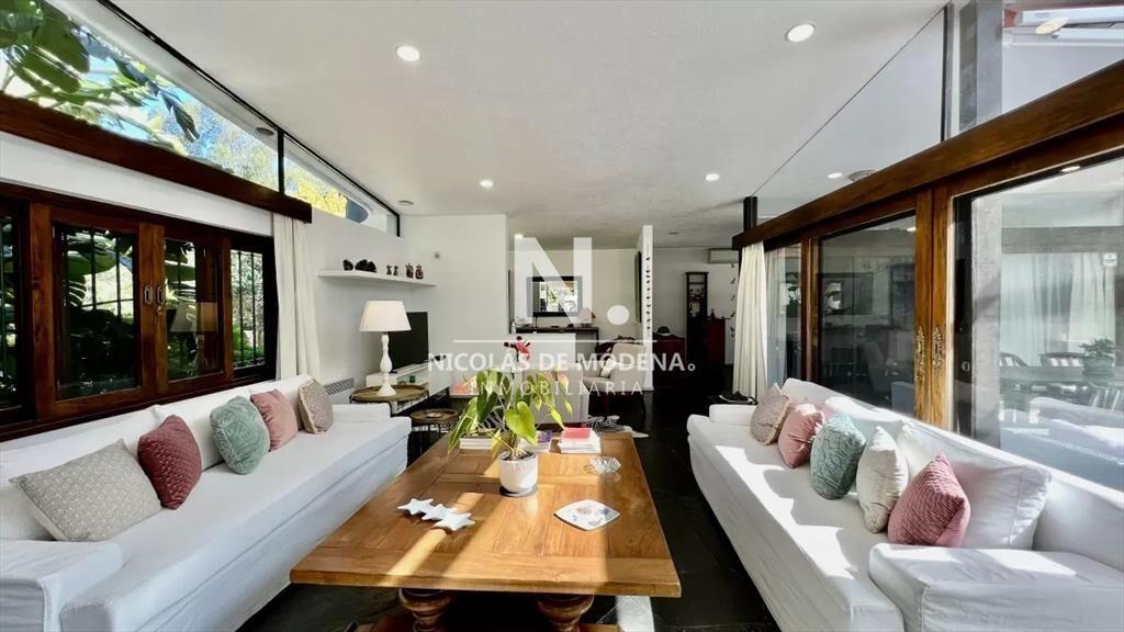 Espectacular casa con 4 dormitorios, en venta