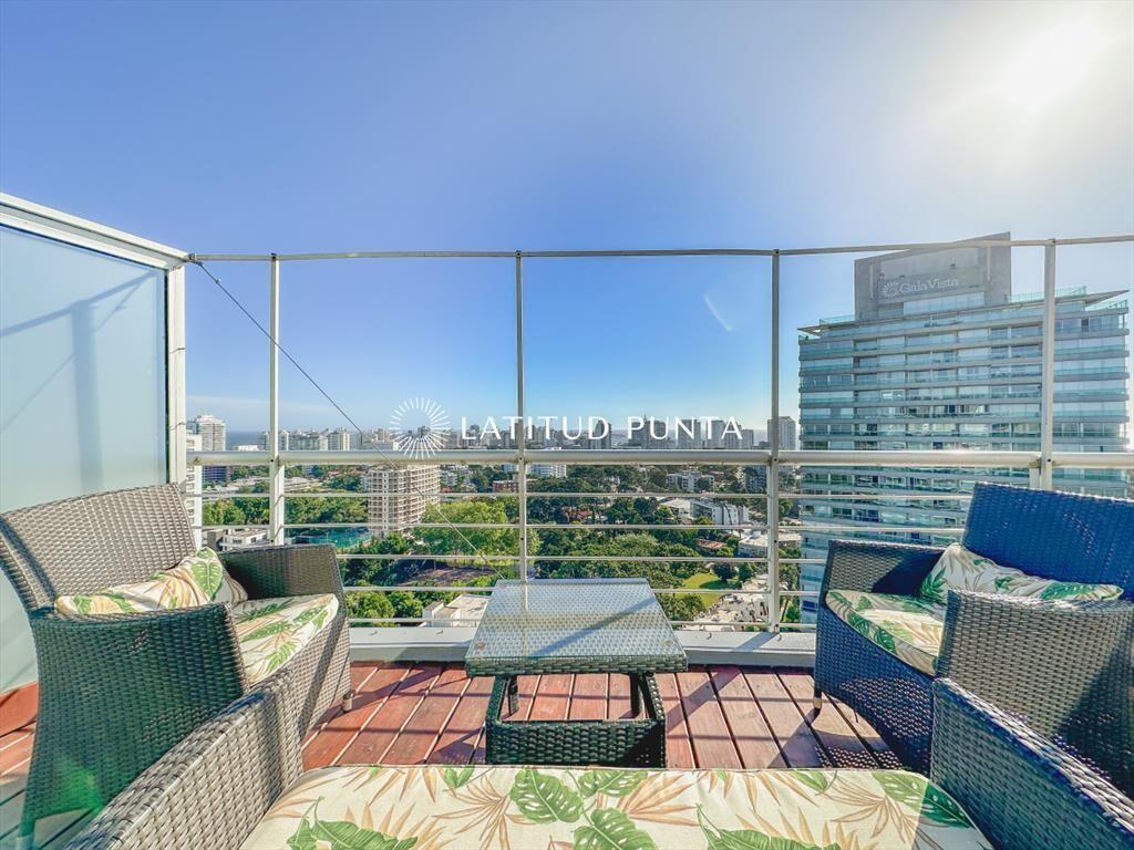 Penthouse en Roosevelt, 3 suites y parrillero