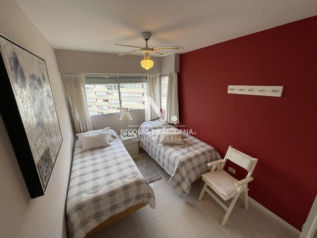 En venta 3 dormitorios con vista a la isla y los dedos. Pun