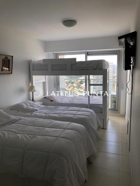 Apartamento de 2 dormitorios en mansa.