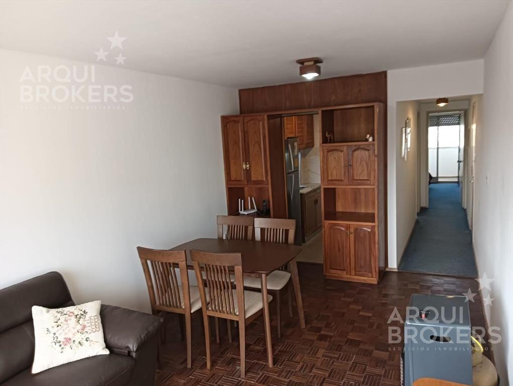 Apartamento en alquiler de un dormitorio con muebles en Pa