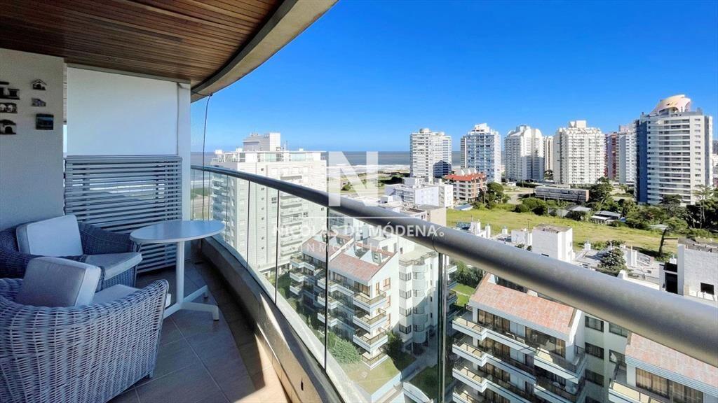 Vende apartamento de 2 dormitorios en Playa Punta