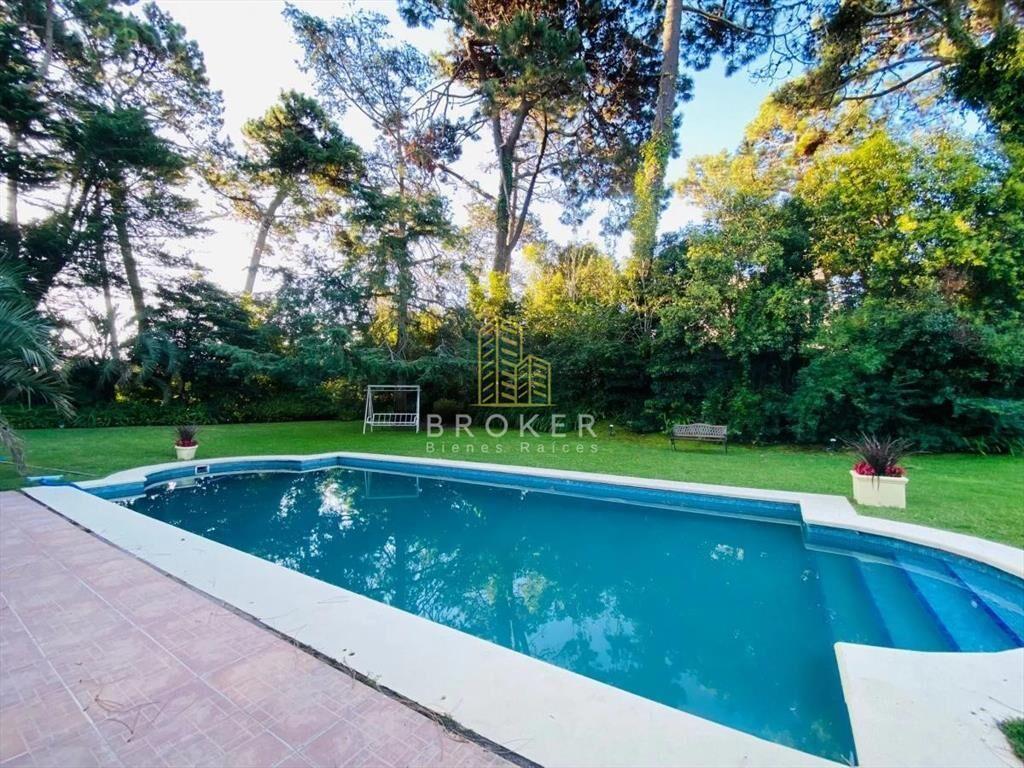 Casa en Venta y Alquiler 6 Dormitorios Barrio del