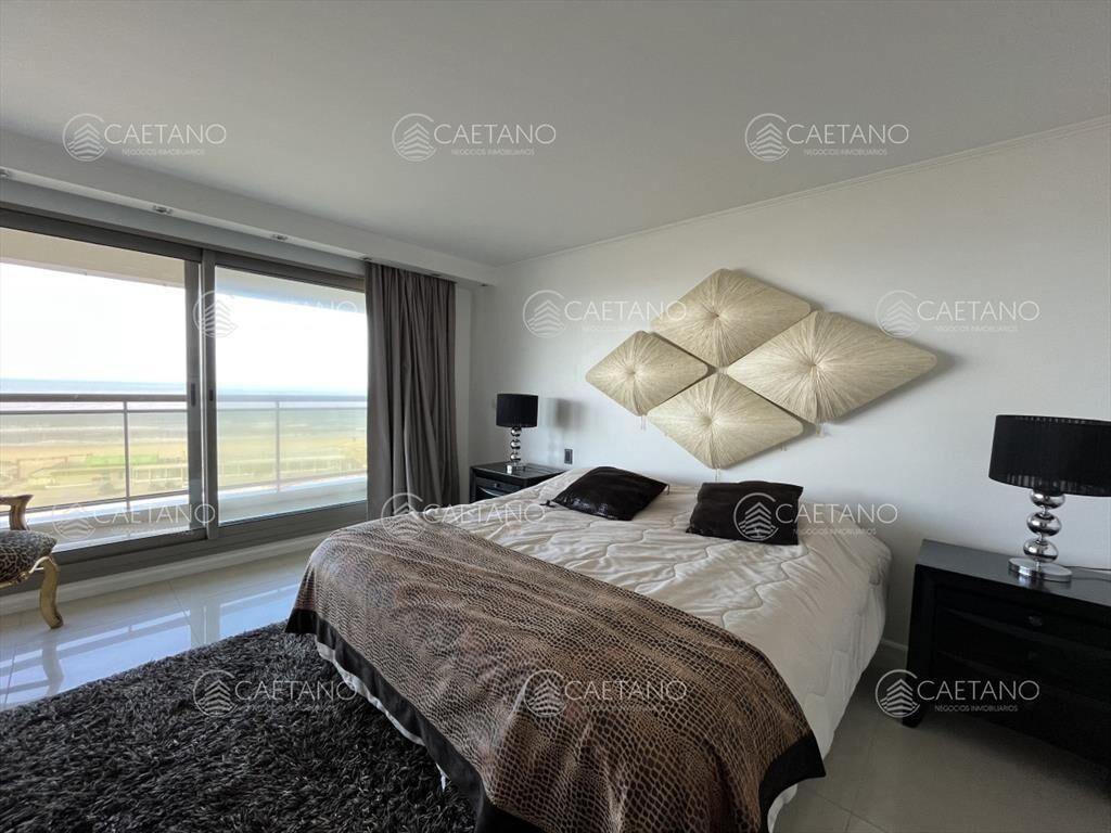 Venta apartamento de 3 dormitorios, Playa Brava