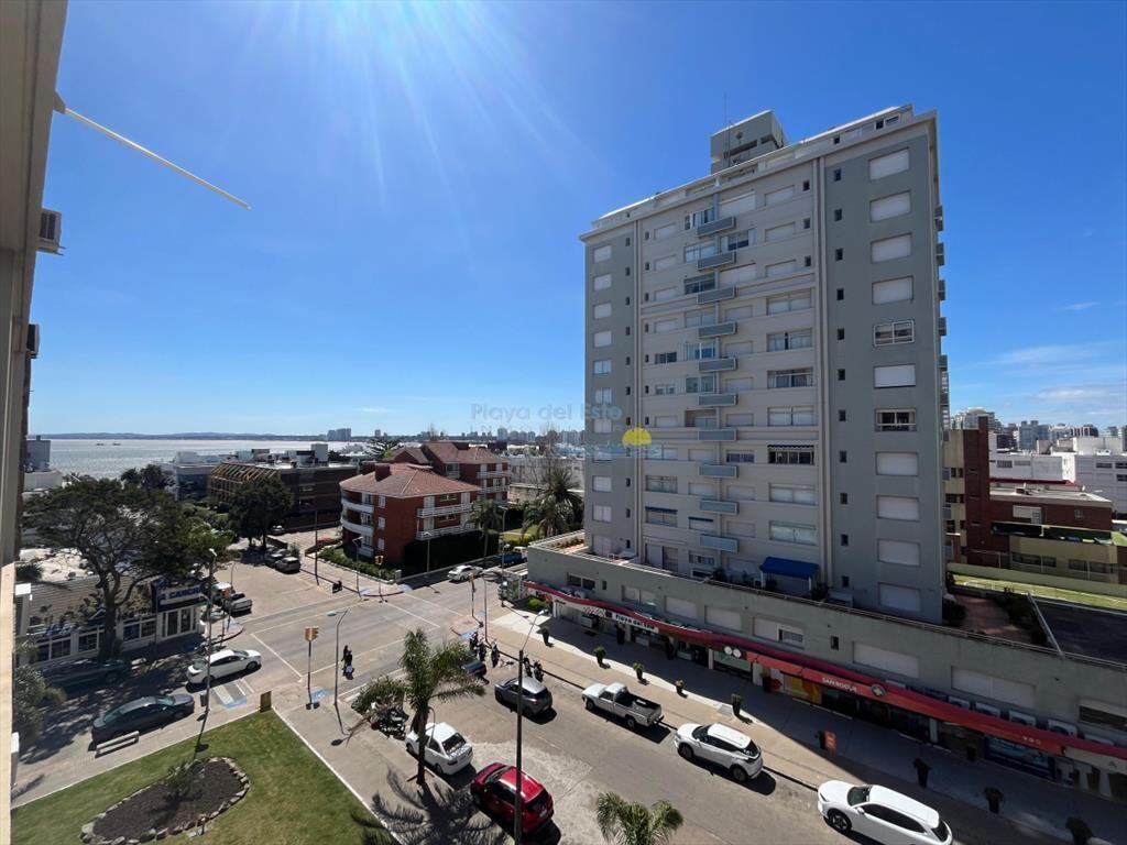 Apartamento en Alquiler de 2 dormitorios en la ,