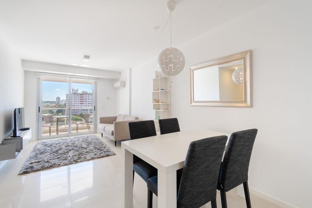 Moderno Apartamento de Dos Dormitorios en Venta Punta del E