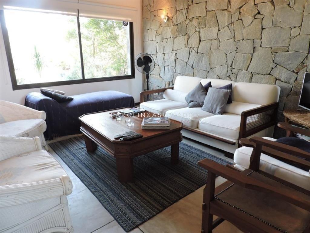 Casa en venta de 3 dormitorio en Montoya, Punta del Este.