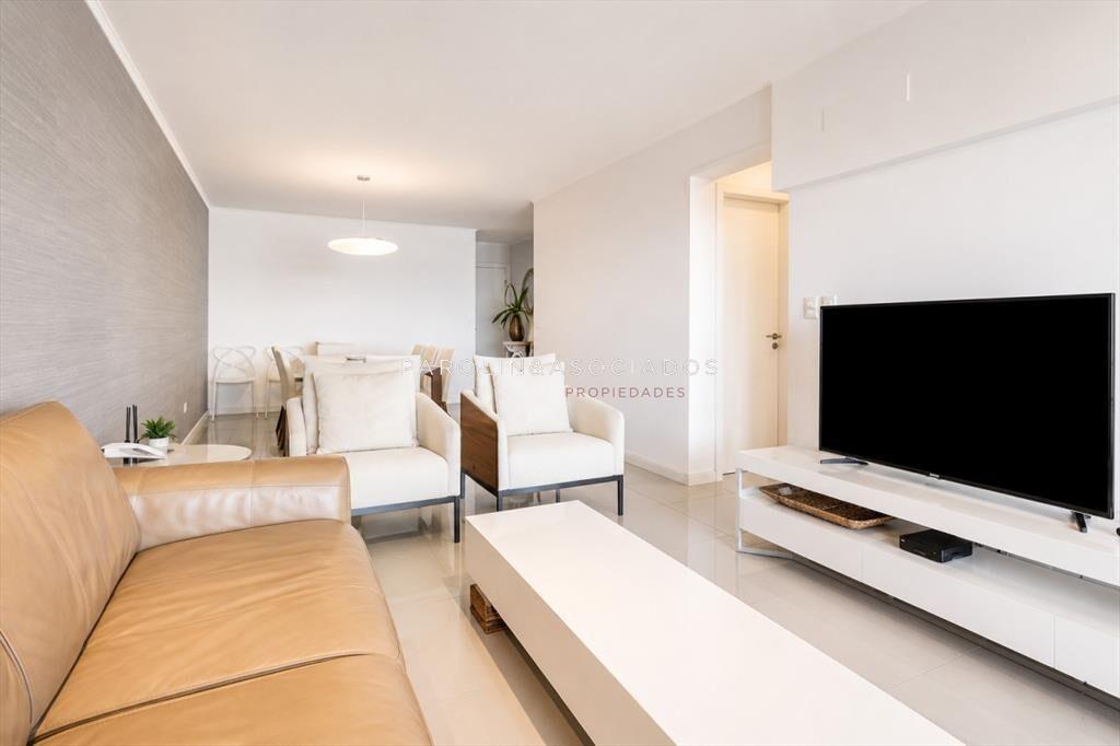 Apartamento en venta de 3 dormitorios en Wind Tower, Punta