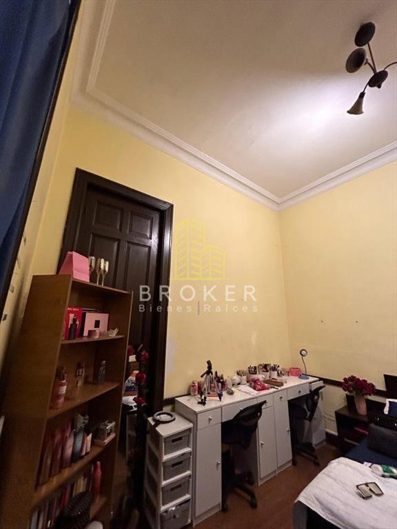Casa en 3 plantas con amplio Local en Reducto