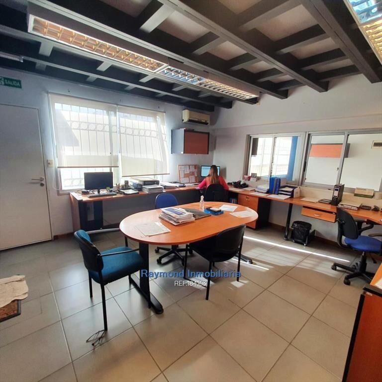 Venta local para oficinas de 580m2 en Sayago