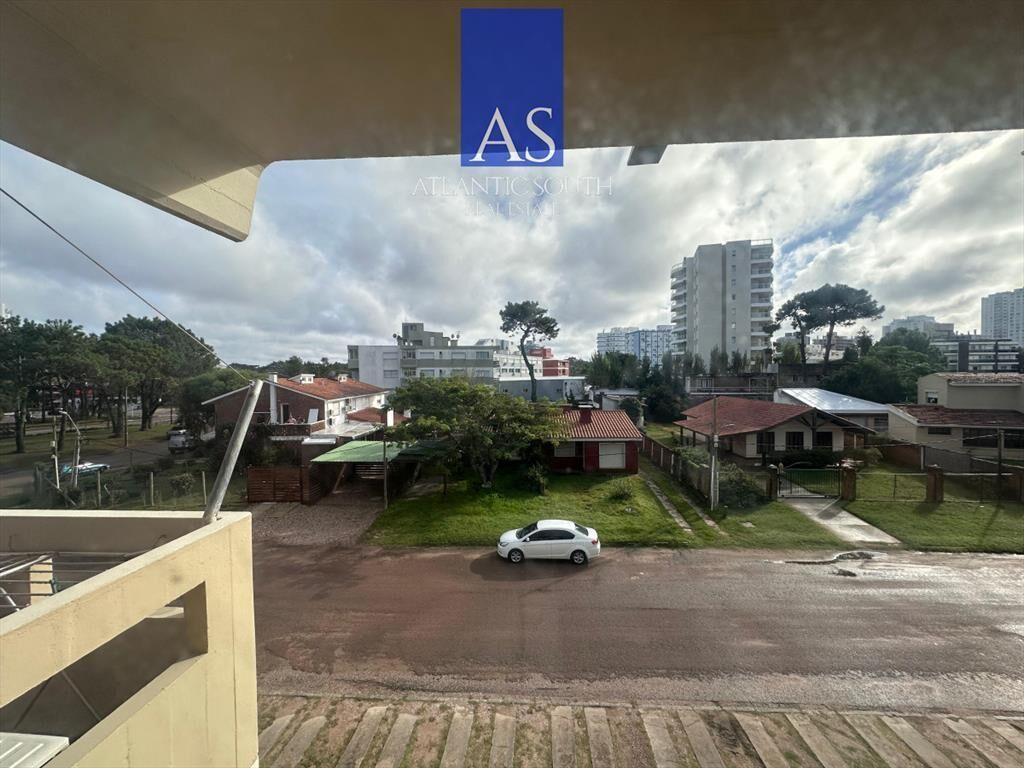 Apartamento de 2 dormitorios con 2 baños en Aidy