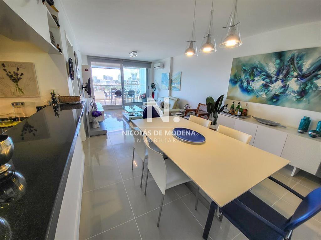 Apartamento de 3 dormitorios en venta Punta del