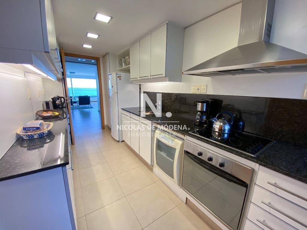Alquila apartamento en Peninsula Punta del Este, de 3 dormi