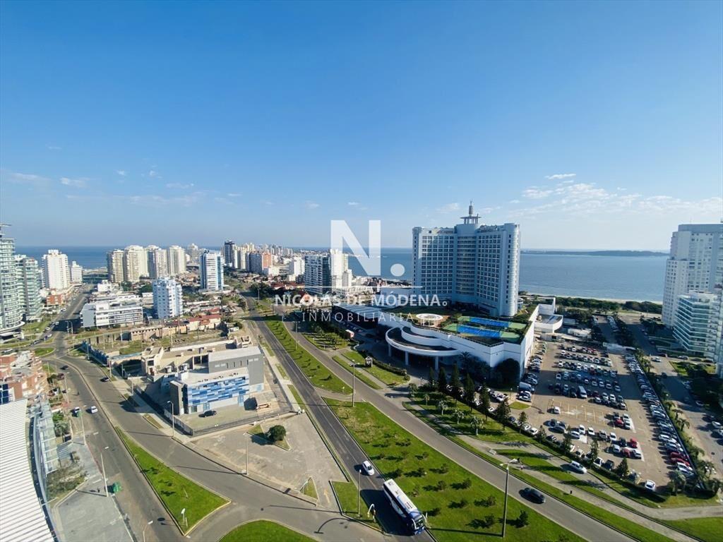 Hermoso apartamento de 3 dormitorios mas dependencia de ser