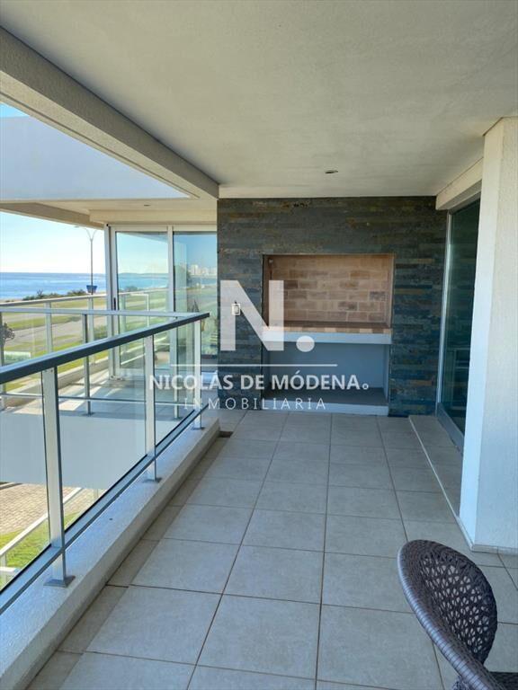 DEPARTAMENTO EN EDIFICIO VILLE DE MAR