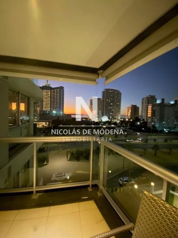 Impecable departamento, comodo e iluminado.