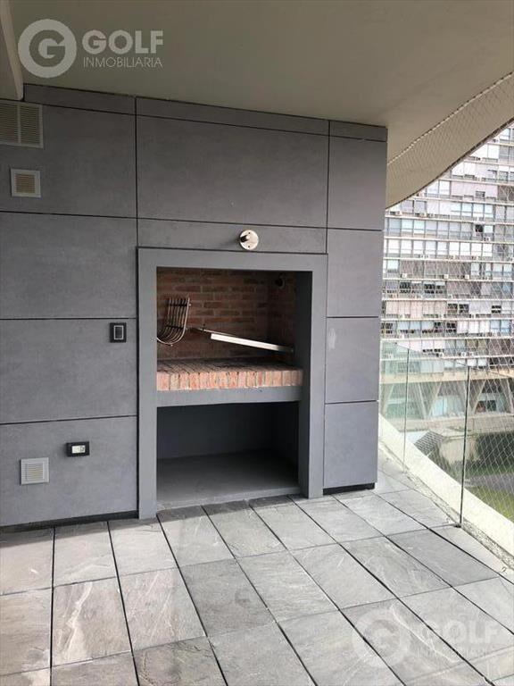Venta apartamento de 2 dormitorios con 2 garajes en Forum c