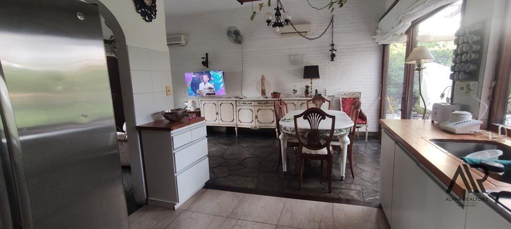 Casa en venta de 4 dormitorios c/ cochera en Jardin Pinares