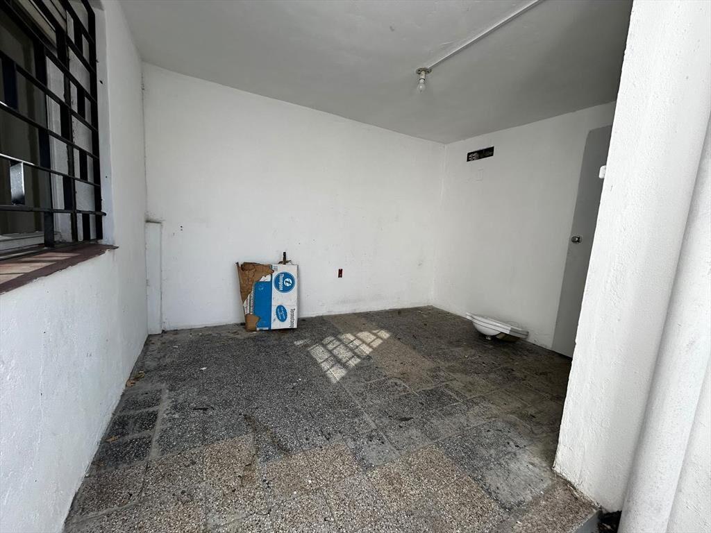 Casa en Alquiler de 2 dormitorios y cochera en Aires Puros