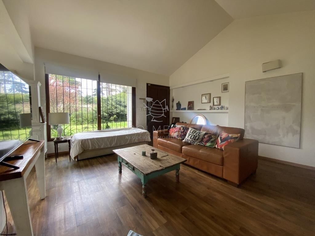 Casa de 3 dormitorios y agradable jardÃ­n en del