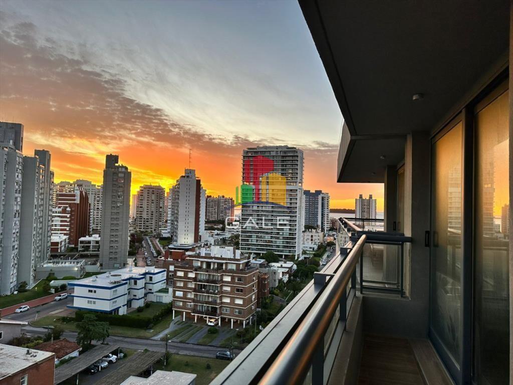 En venta apartamento de 2 dormitorios con hermosa vista pa