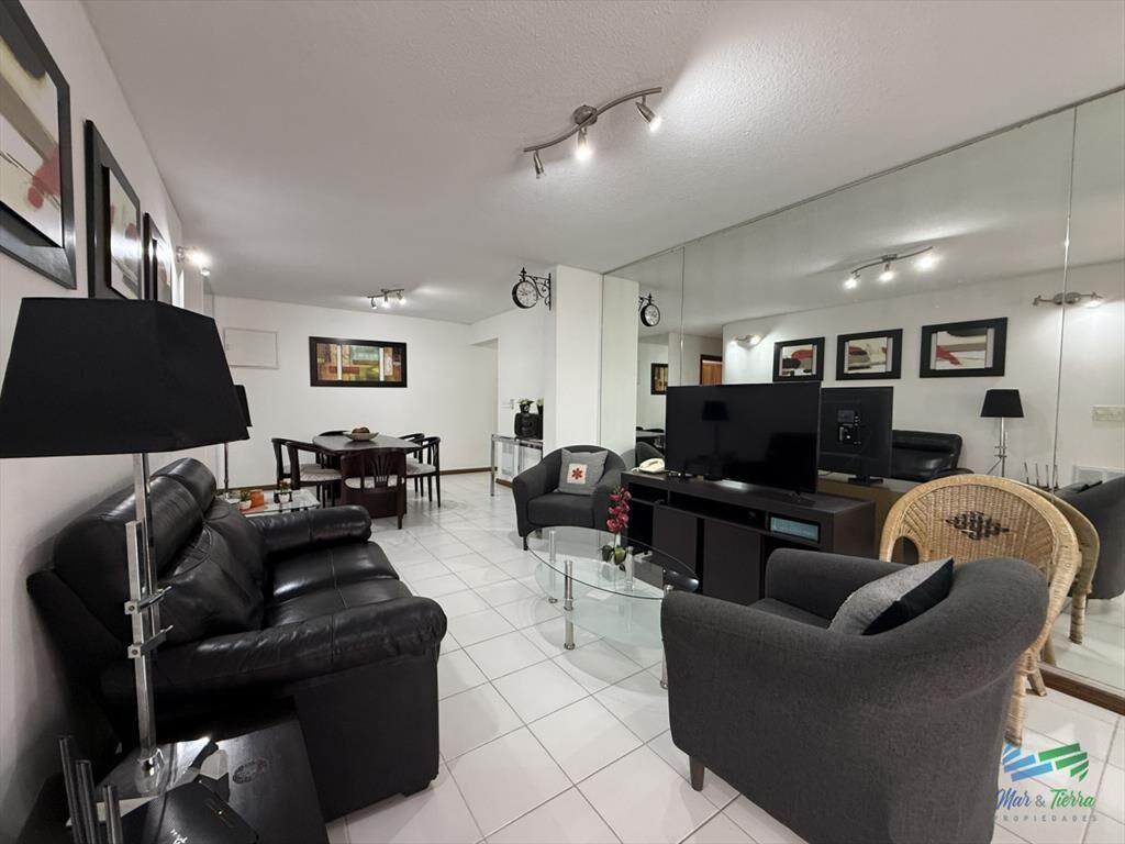 En venta apartamento 2 dormitorios con cochera,