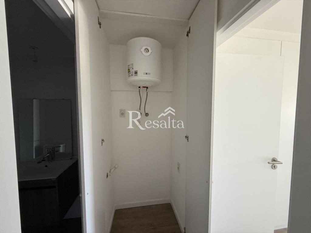 VENTA CENTRO CON COCHERA 1 DORMITORIO y MEDIO
