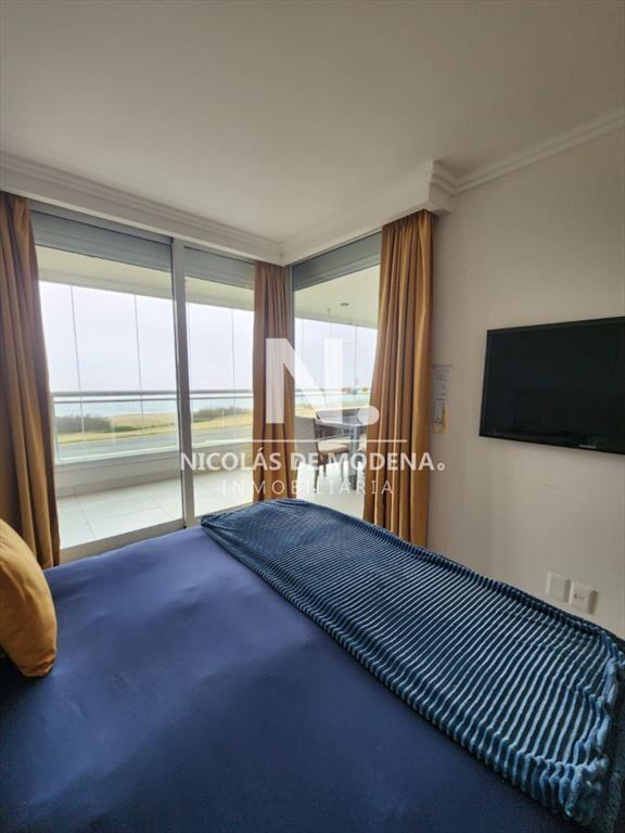 Playa Mansa. Apartamento 2 dormitorios en Venta.