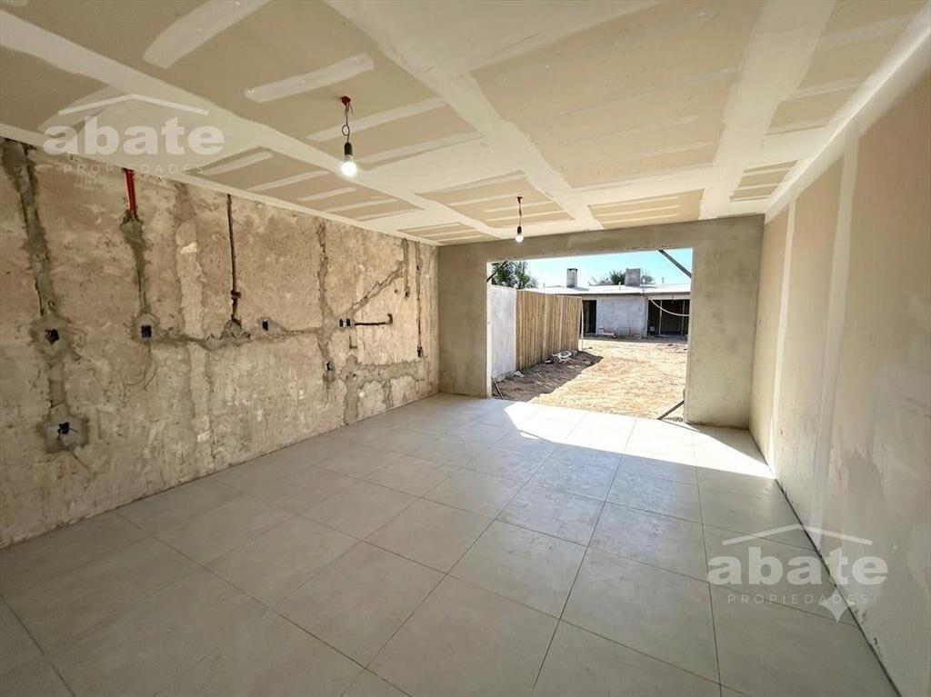 Venta casa de 4 dormitorios a estrenar cerca de la playa -
