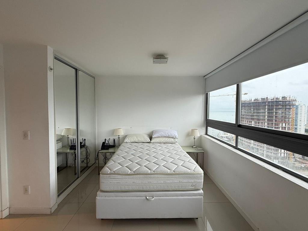 Monoambiente en edificio Chronos a pasos de Rambla Brava